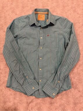 Vintage Y2K Hollister Men's Teal and White Vertical Stripe Button-Up Shirt